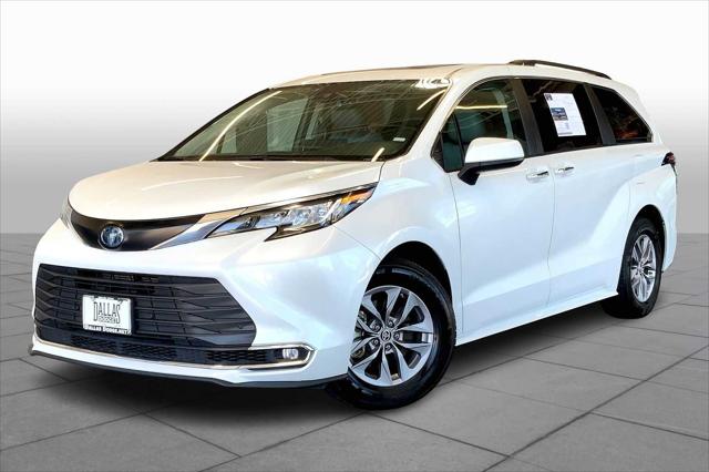 2023 Toyota Sienna XLE