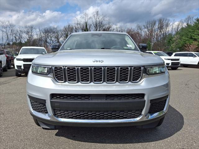 2023 Jeep Grand Cherokee L Laredo 4x4