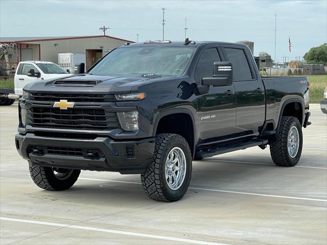 2024 Chevrolet Silverado 2500HD 4WD Crew Cab Standard Bed Custom