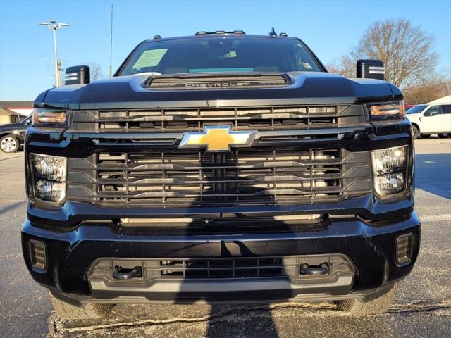 2024 Chevrolet Silverado 2500HD 4WD Crew Cab Standard Bed Custom