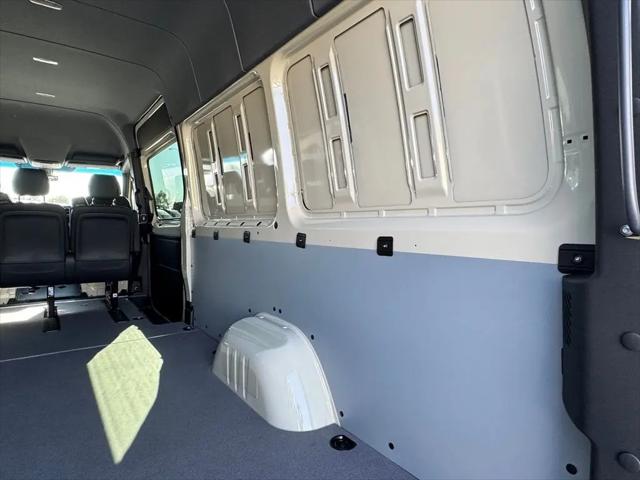 2025 Mercedes-Benz Sprinter 2500 High Roof 4-Cyl Diesel HO