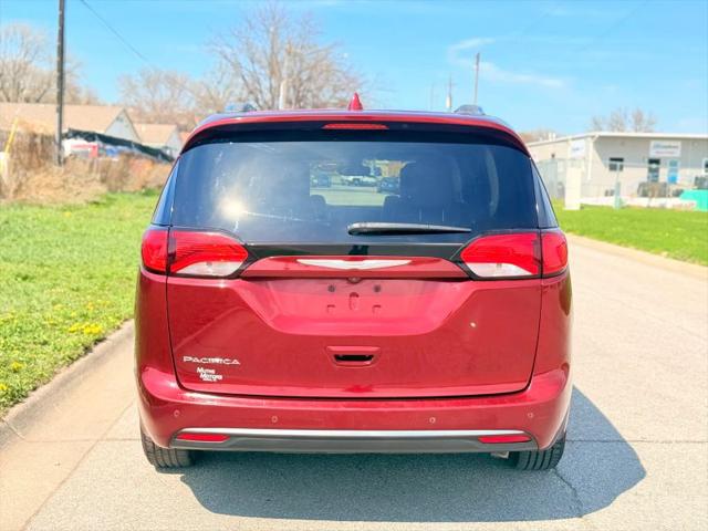 2017 Chrysler Pacifica Touring-L Plus