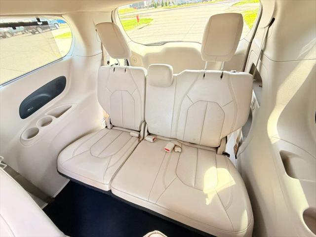 2017 Chrysler Pacifica Touring-L Plus