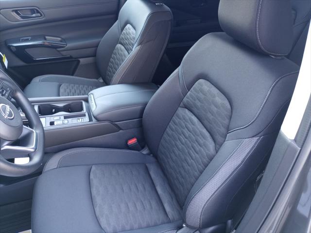 2025 Nissan Pathfinder S FWD