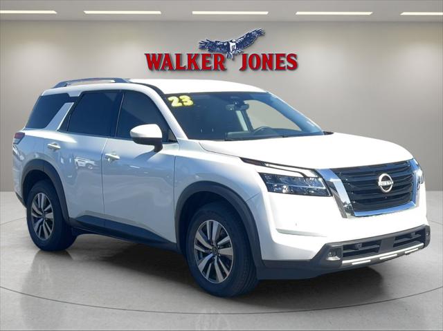 2023 Nissan Pathfinder SL 4WD