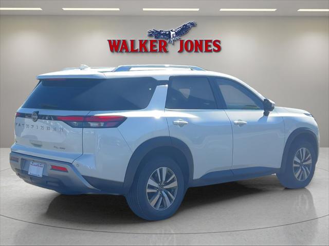 2023 Nissan Pathfinder SL 4WD