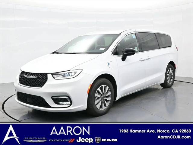 2025 Chrysler Pacifica Hybrid PACIFICA PLUG-IN HYBRID SELECT