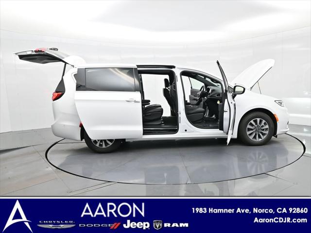 2025 Chrysler Pacifica Hybrid PACIFICA PLUG-IN HYBRID SELECT