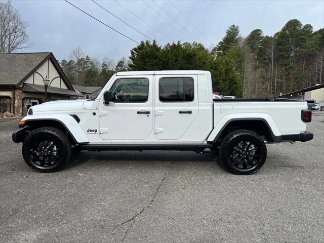 2025 Jeep Gladiator GLADIATOR NIGHTHAWK 4X4