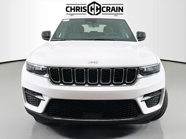 2025 Jeep Grand Cherokee GRAND CHEROKEE LAREDO X 4X4