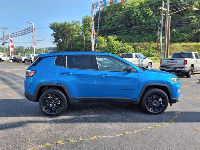 2025 Jeep Compass COMPASS LATITUDE 4X4