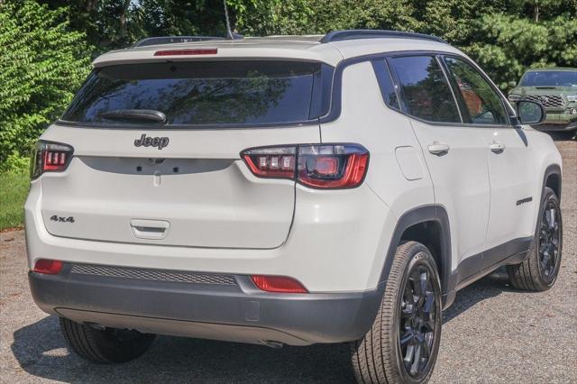 2025 Jeep Compass COMPASS LATITUDE 4X4