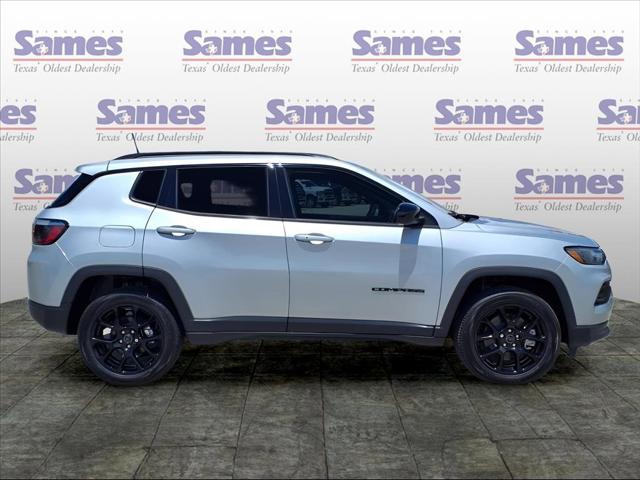2025 Jeep Compass COMPASS LATITUDE 4X4