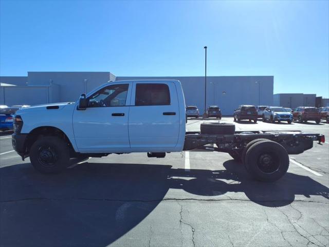 2025 RAM Ram 3500 Chassis Cab RAM 3500 TRADESMAN CREW CAB CHASSIS 4X4 60 CA