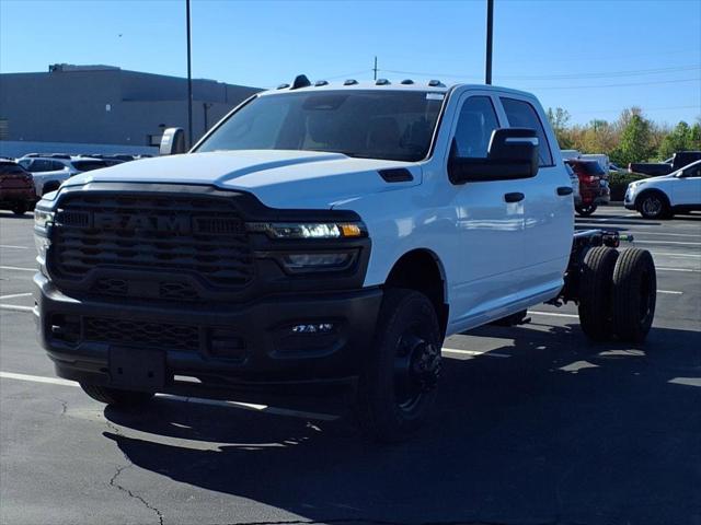 2025 RAM Ram 3500 Chassis Cab RAM 3500 TRADESMAN CREW CAB CHASSIS 4X4 60 CA 2025 RAM Ram 3500 Chassis Cab RAM 3500 TRADESMAN CREW CAB CHASSIS 4X4 60 CA