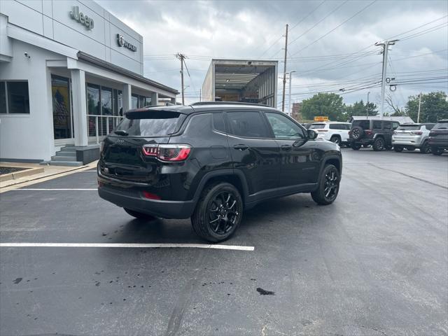 2025 Jeep Compass COMPASS LATITUDE 4X4