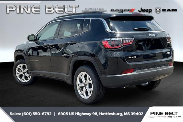 2025 Jeep Compass COMPASS LATITUDE 4X4