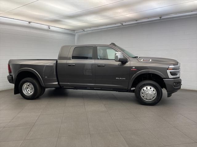 2025 RAM Ram 3500 RAM 3500 LIMITED LONGHORN MEGA CAB 4X4 64 BOX