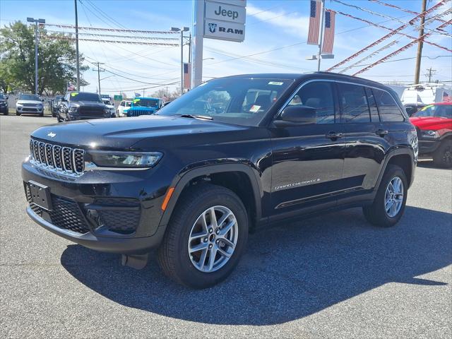 2025 Jeep Grand Cherokee GRAND CHEROKEE LAREDO X 4X4
