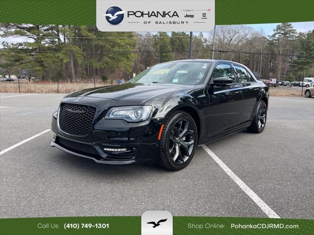 2023 Chrysler 300 Touring L