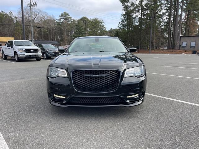 2023 Chrysler 300 Touring L