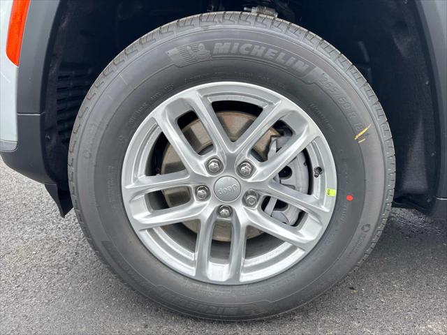 2025 Jeep Grand Cherokee GRAND CHEROKEE L LAREDO 4X2