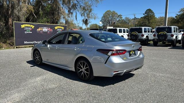 2022 Toyota Camry SE