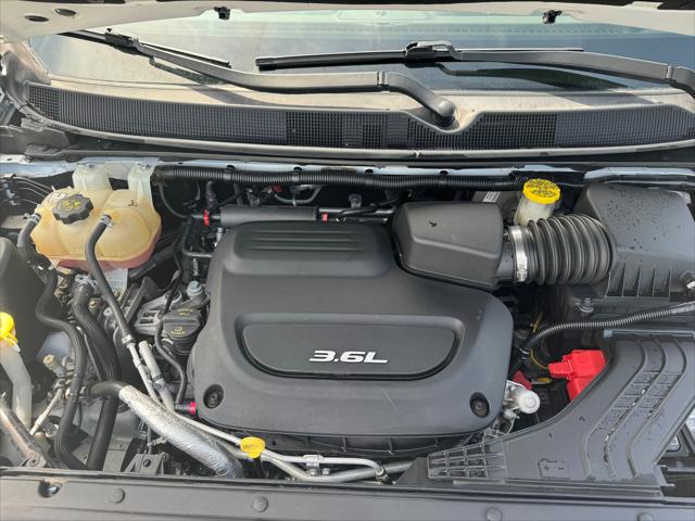 2017 Chrysler Pacifica Touring-L 2017 Chrysler Pacifica Touring-L