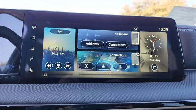 2025 Nissan Kicks SR Intelligent AWD