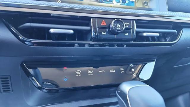 2025 Nissan Kicks SR Intelligent AWD