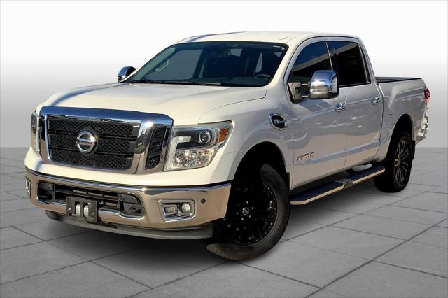 2017 Nissan TITAN SL