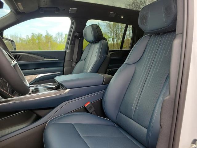 2025 Cadillac Escalade Sport 2
