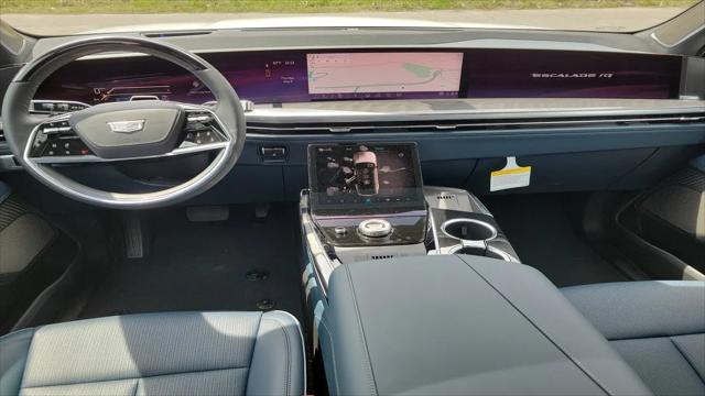 2025 Cadillac Escalade Sport 2