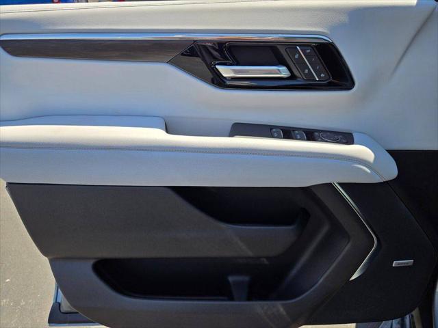 2025 Chevrolet Suburban 4WD Premier