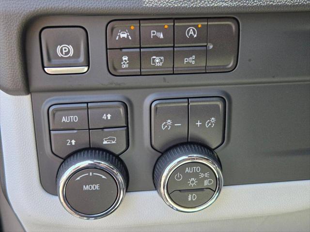 2025 Chevrolet Suburban 4WD Premier