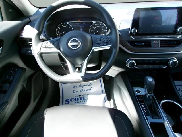 2024 Nissan Altima SV FWD