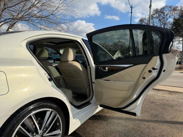 2015 INFINITI Q50 Premium