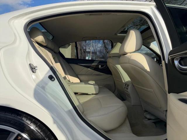 2015 INFINITI Q50 Premium