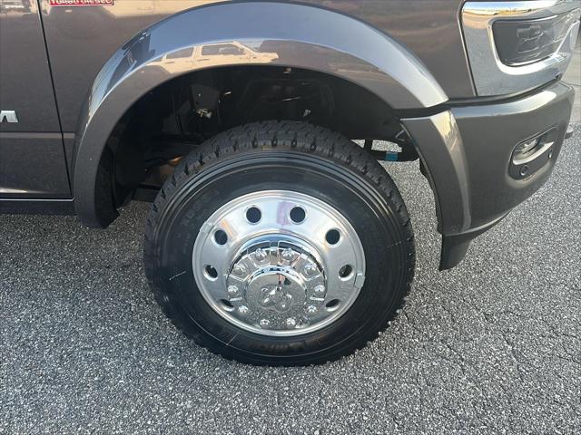 2025 RAM Ram 5500 Chassis Cab RAM 5500 BIG HORN CHASSIS CREW CAB 4X4 60 CA
