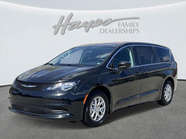 2022 Chrysler Voyager LX