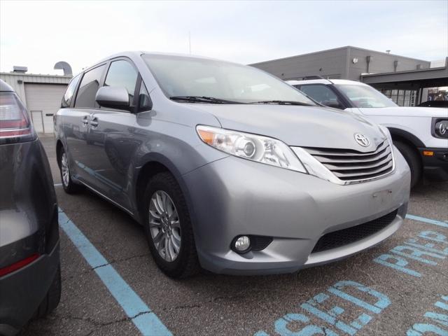 2017 Toyota Sienna XLE 8 Passenger