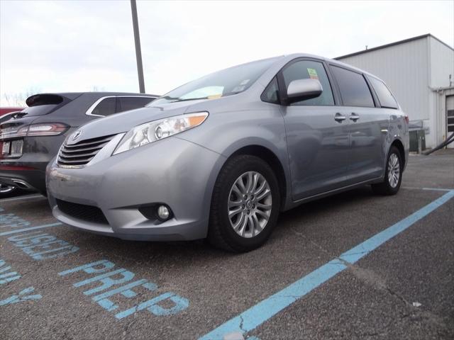 2017 Toyota Sienna XLE 8 Passenger