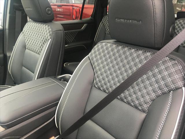 2025 GMC Acadia AWD Denali