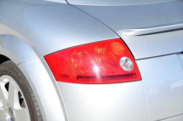 2001 Audi TT 225hp quattro AWD 2dr Coupe