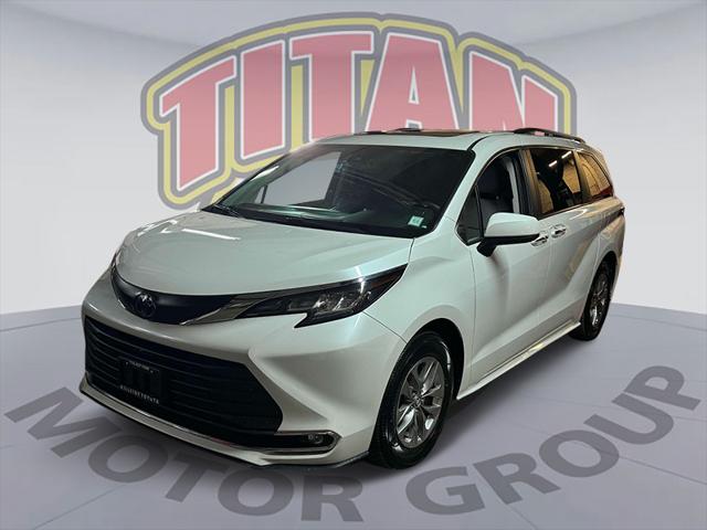 2022 Toyota Sienna XLE [8]