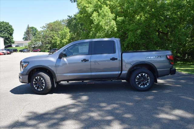 2024 Nissan TITAN Crew Cab PRO-4X 4x4