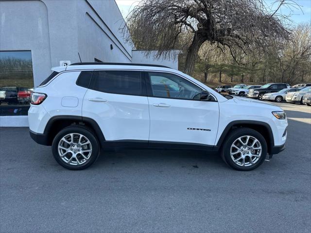 2022 Jeep Compass Latitude Lux 4x4