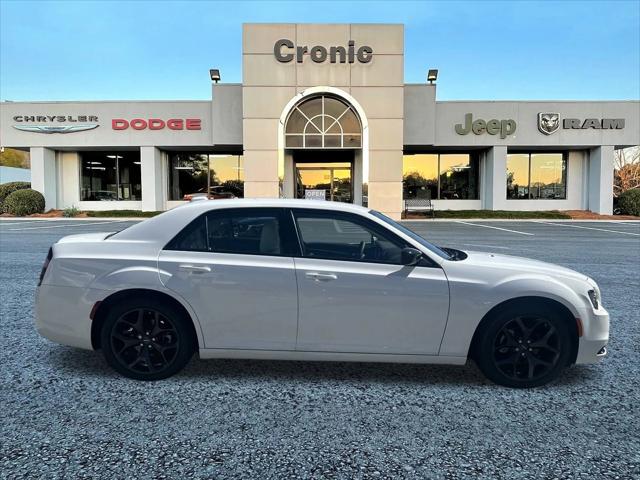 2023 Chrysler 300 Touring