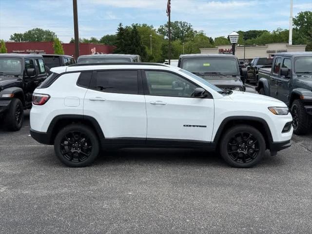 2025 Jeep Compass COMPASS LATITUDE 4X4