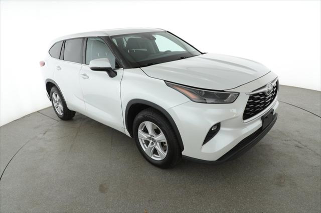 2022 Toyota Highlander LE